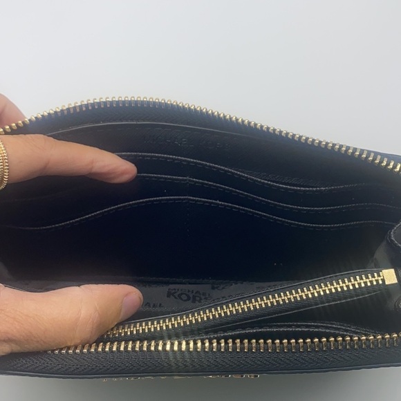 Michael Kors - Pebbled Black Leather Large Zip Around Wallet With Gold Accents - Picture 11 of 12
